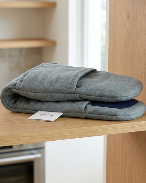 Ytkfv Double-Ended Casserole Oven Mitt Clay Navy 35 Inch - Lifestyle view