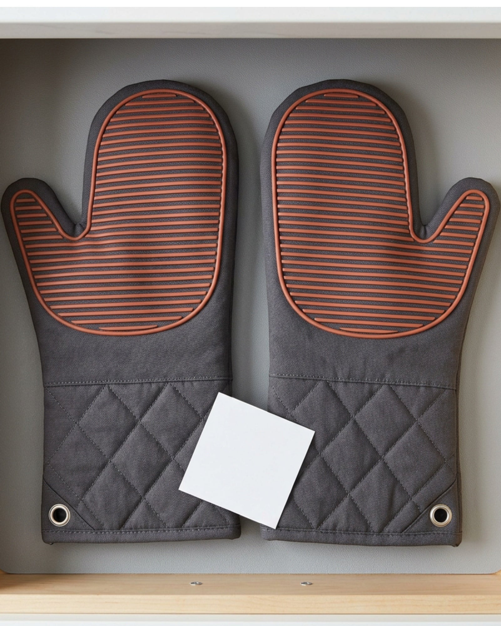 Ytkfv Ridged Silicone-Surface Oven Mitt Pair Charcoal Terracotta 14 Inch - Lifestyle view